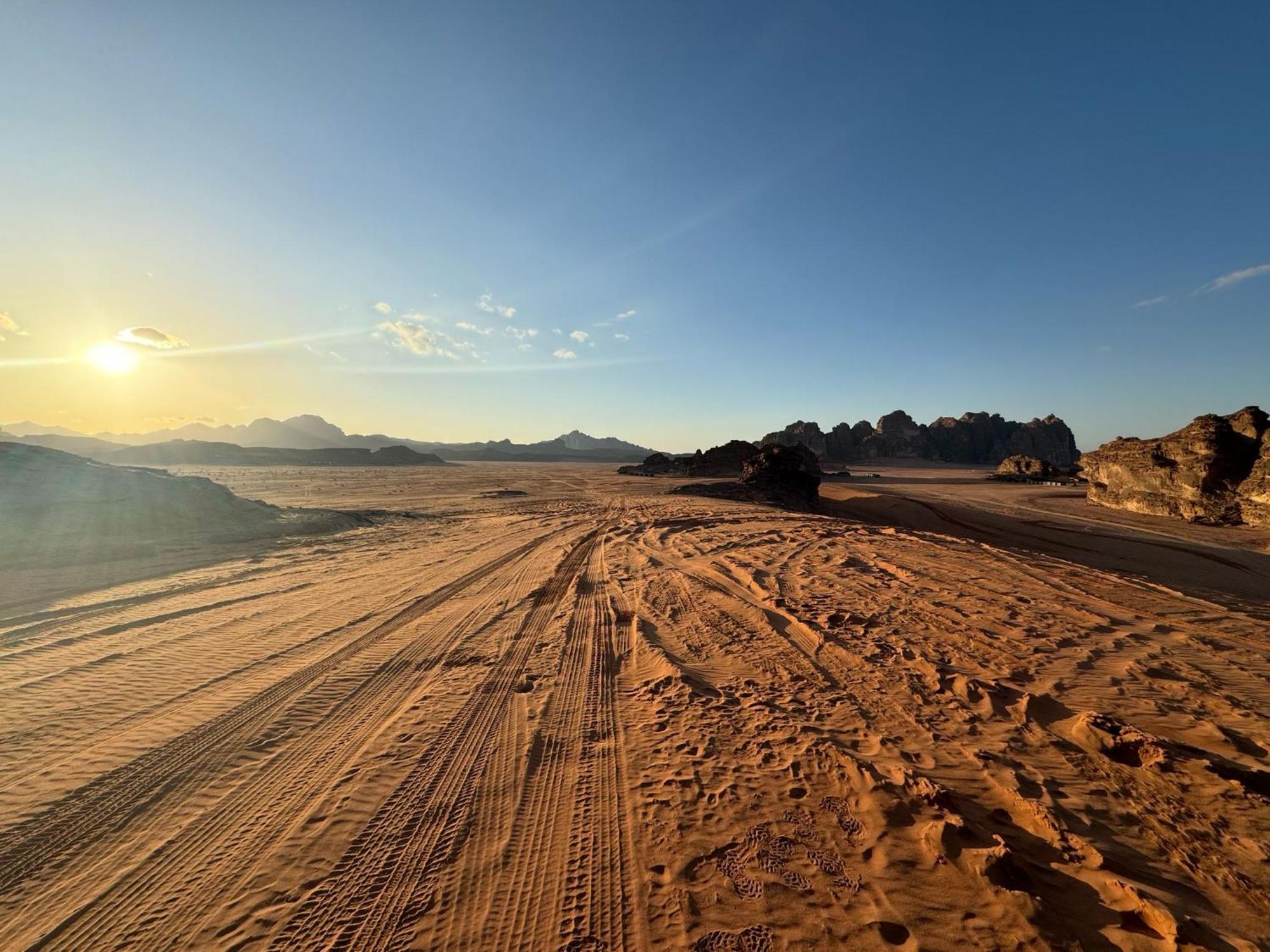 Sunrise Luxury Camp Hotel Wadi Rum Luaran gambar